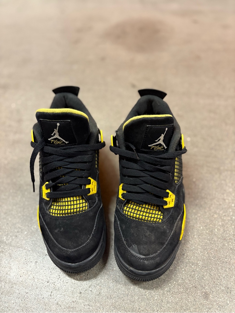 Jordan Men's Black and Yellow Retro Sneakers